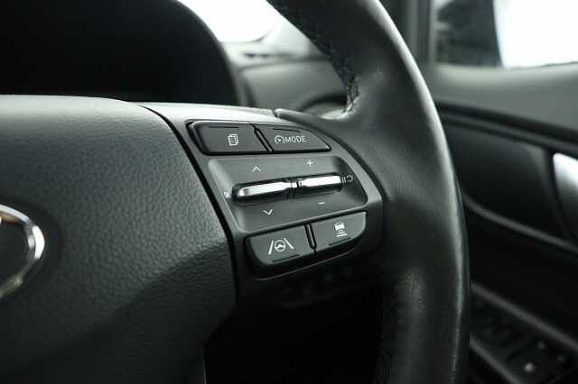 Hyundai KONA 1.6 GDi Hybrid Premium 5dr DCT Hatchback