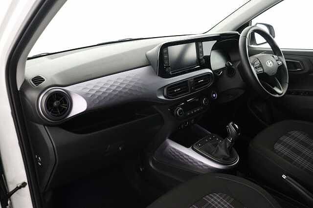 Hyundai i10 1.0 MPi Premium 5dr Auto Hatchback
