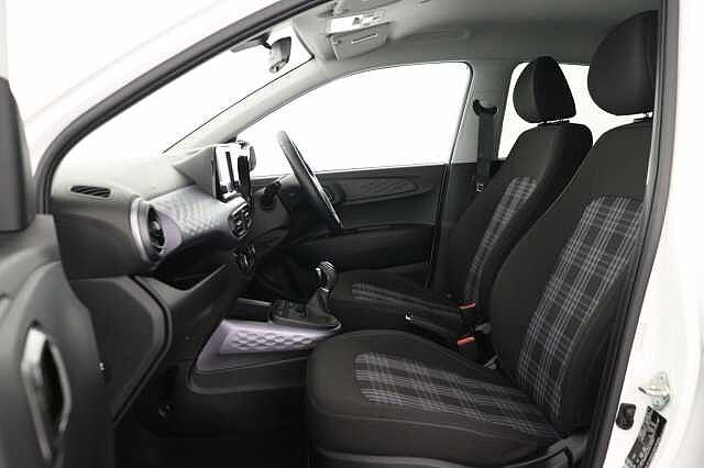 Hyundai i10 1.0 MPi Premium 5dr Auto Hatchback