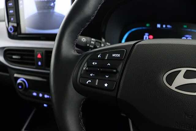 Hyundai i10 1.0 MPi Premium 5dr Auto Hatchback