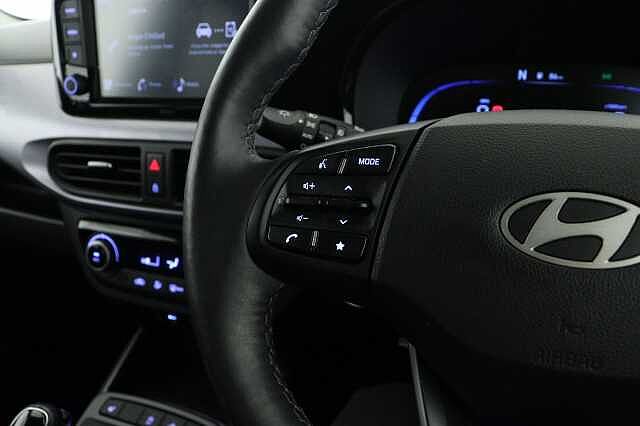 Hyundai i10 1.0 MPi Premium 5dr Auto Hatchback