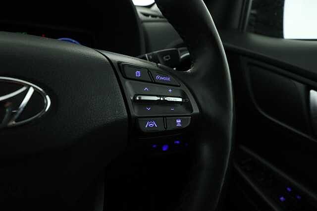 Hyundai KONA 1.6 GDi Hybrid Premium 5dr DCT Hatchback