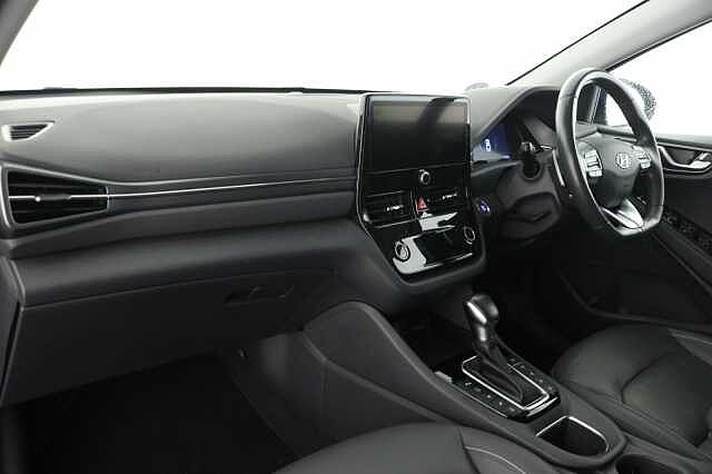 Hyundai IONIQ 1.6 GDi Plug-in Hybrid Premium SE 5dr DCT