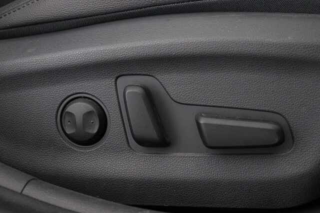 Hyundai IONIQ 1.6 GDi Plug-in Hybrid Premium SE 5dr DCT