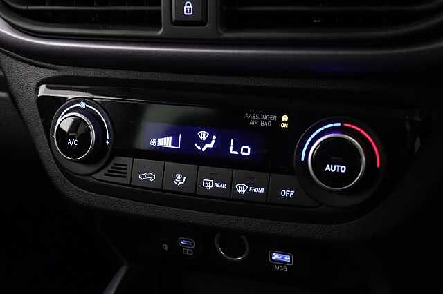 Hyundai i10 1.2 [79] Premium 5dr Auto [Nav]